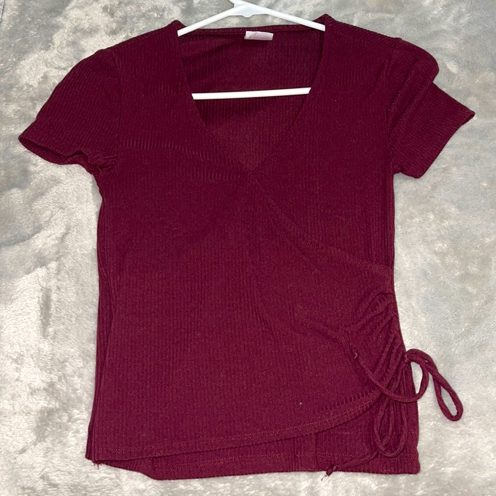 V-neck/rap around maroon T-shirt
